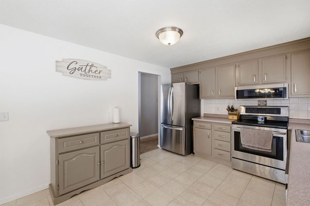 19 Sherwood Road, Londonderry, NH 03053