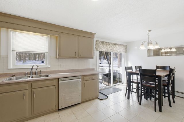 19 Sherwood Road, Londonderry, NH 03053