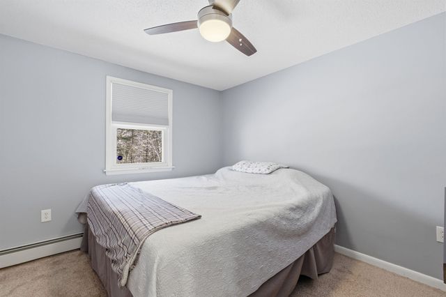 19 Sherwood Road, Londonderry, NH 03053