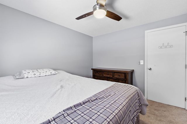 19 Sherwood Road, Londonderry, NH 03053