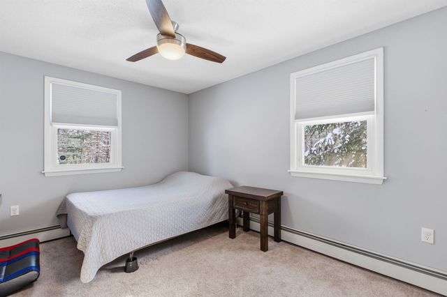 19 Sherwood Road, Londonderry, NH 03053