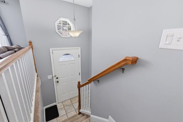 19 Sherwood Road, Londonderry, NH 03053