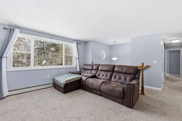 19 Sherwood Road, Londonderry, NH 03053