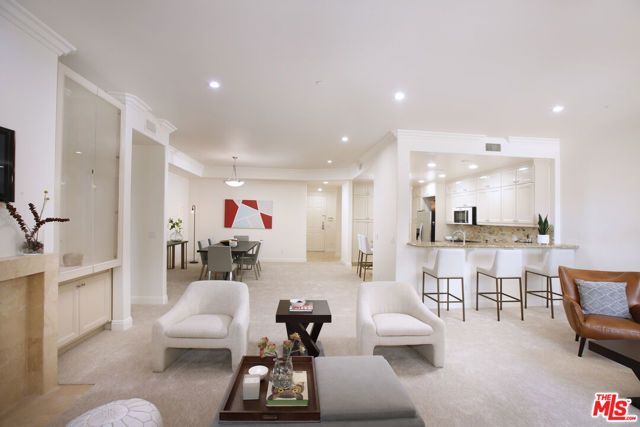 143 N Arnaz Drive 204, Beverly Hills, CA 90211