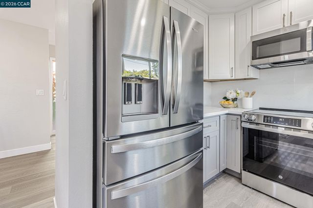 820 Hooshang Ct, Cupertino, CA 95014