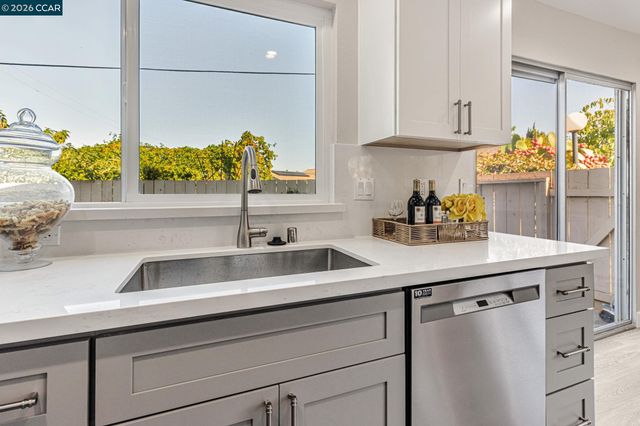 820 Hooshang Ct, Cupertino, CA 95014