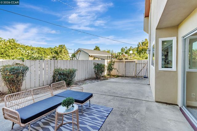 820 Hooshang Ct, Cupertino, CA 95014