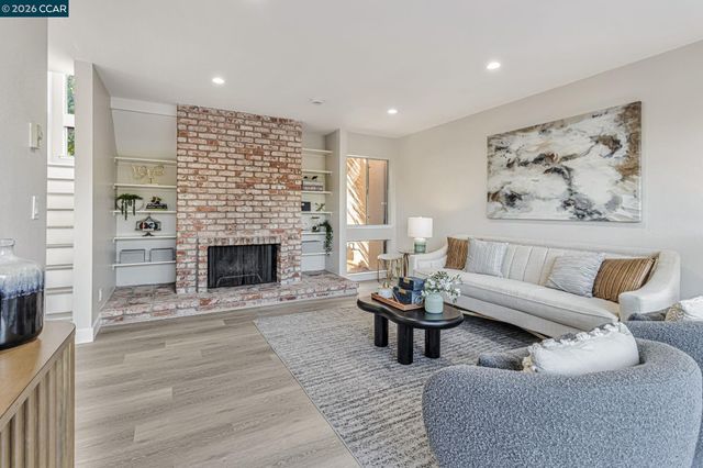820 Hooshang Ct, Cupertino, CA 95014
