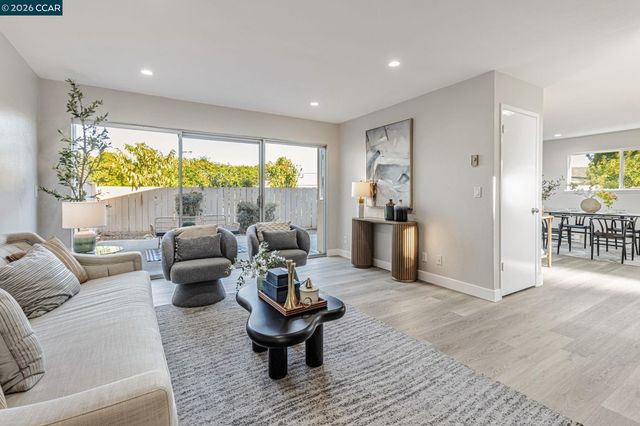 820 Hooshang Ct, Cupertino, CA 95014