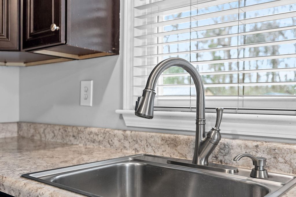 Image 11 of property listing at 123 Pandora Drive, Goose Creek, SC 29445