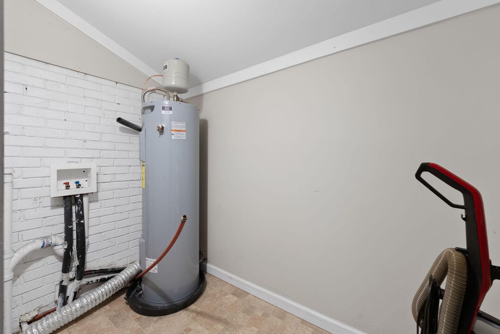 Image 13 of property listing at 123 Pandora Drive, Goose Creek, SC 29445