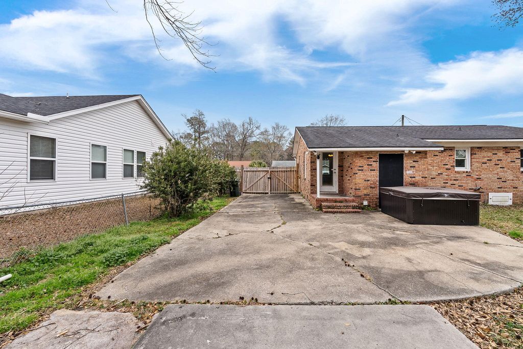 Image 23 of property listing at 123 Pandora Drive, Goose Creek, SC 29445