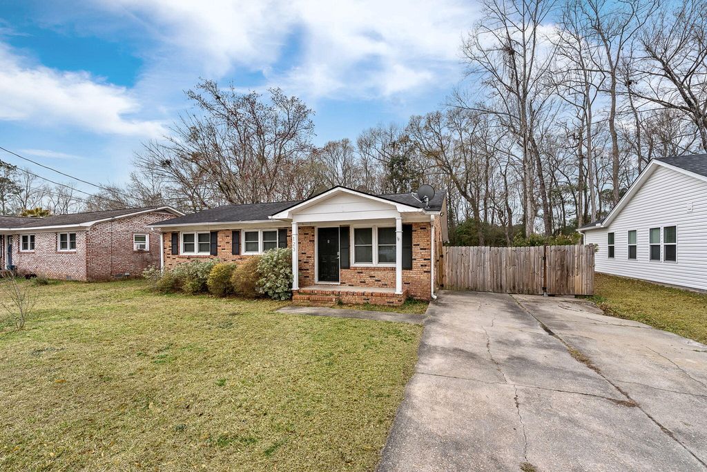 Image 3 of property listing at 123 Pandora Drive, Goose Creek, SC 29445