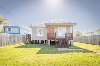 725 10th Street, Dickinson, TX 77539