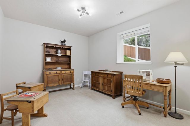 17706 E Galaxy Rd, Greenacres, WA 99016