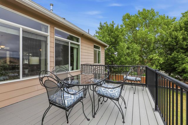17706 E Galaxy Rd, Greenacres, WA 99016