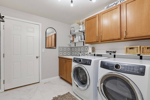 17706 E Galaxy Rd, Greenacres, WA 99016