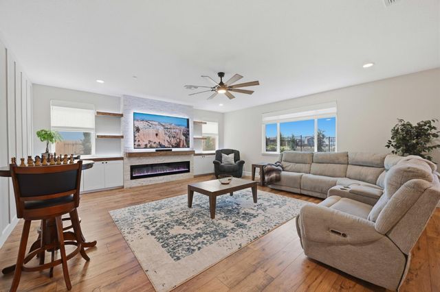 841 Rosette Ct, Roseville, CA 95747