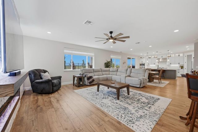 841 Rosette Ct, Roseville, CA 95747