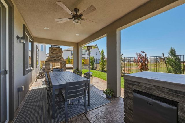 841 Rosette Ct, Roseville, CA 95747