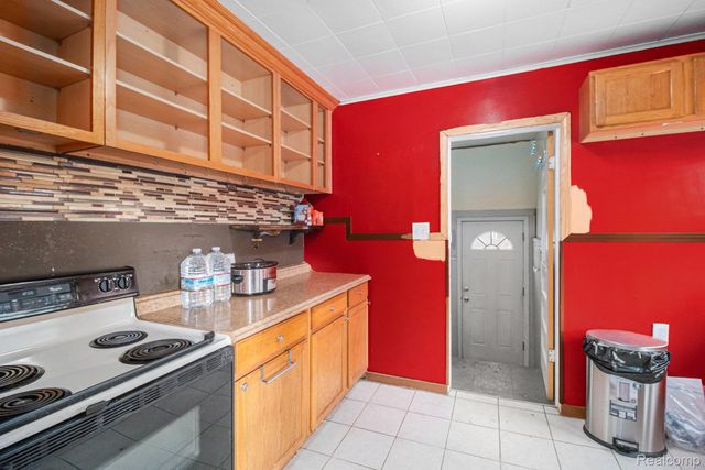 3952 Greenfield Road, Berkley, MI 48072