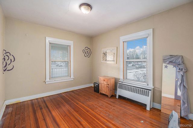 3952 Greenfield Road, Berkley, MI 48072