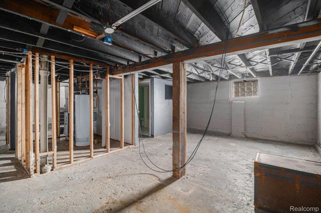 3952 Greenfield Road, Berkley, MI 48072