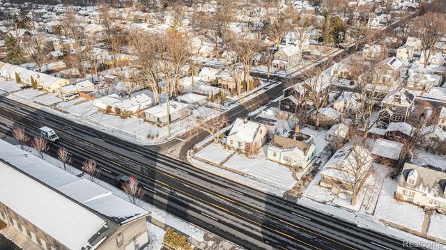 3952 Greenfield Road, Berkley, MI 48072