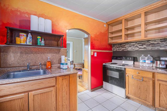 3952 Greenfield Road, Berkley, MI 48072