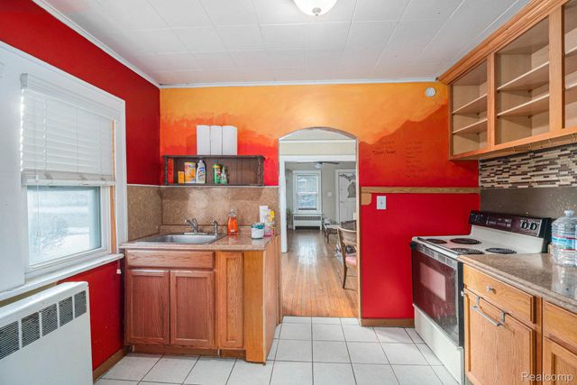 3952 Greenfield Road, Berkley, MI 48072