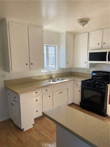 10979 Cassina A, South Gate, CA 90280