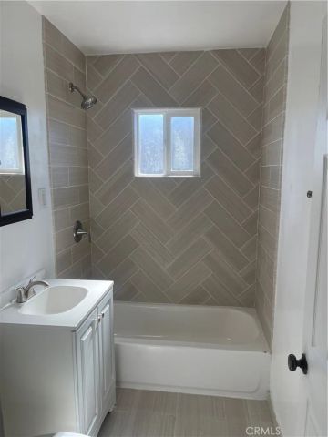 10979 Cassina A, South Gate, CA 90280