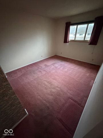 8104 Bromley Place, Indianapolis, IN 46219