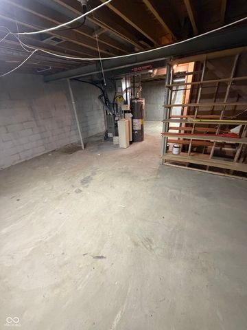 8104 Bromley Place, Indianapolis, IN 46219