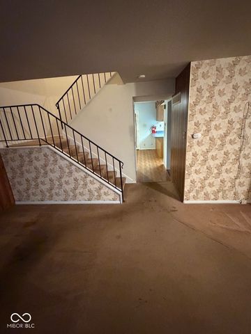 8104 Bromley Place, Indianapolis, IN 46219