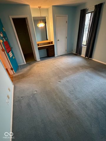 8104 Bromley Place, Indianapolis, IN 46219