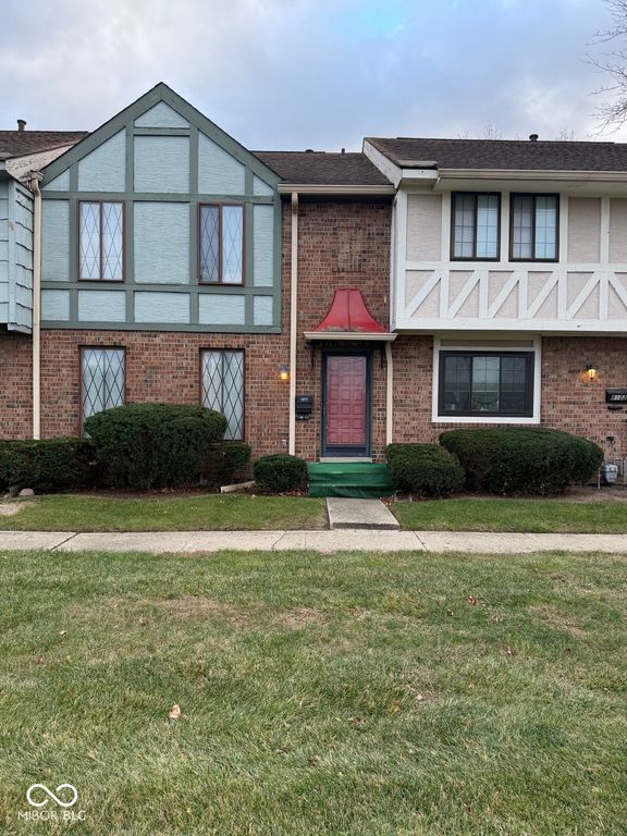 8104 Bromley Place, Indianapolis, IN 46219