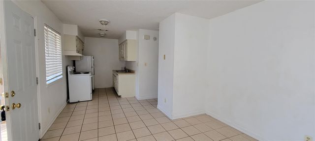 530 W Hopkins ST B, San Marcos, TX 78666