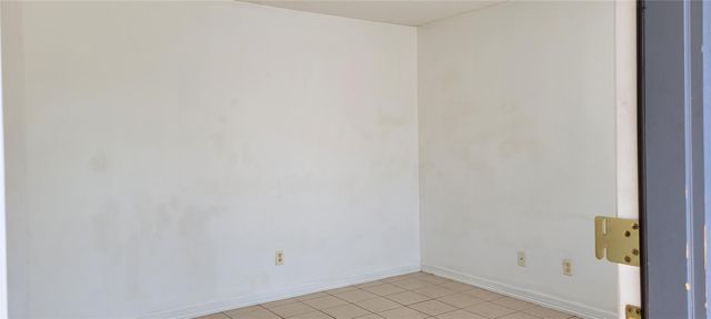 530 W Hopkins ST B, San Marcos, TX 78666