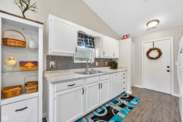 7373 S Woodruff Lane, Nineveh, IN 46164