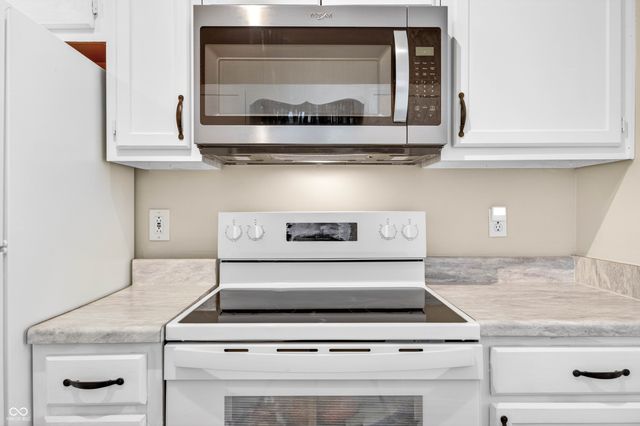 7373 S Woodruff Lane, Nineveh, IN 46164