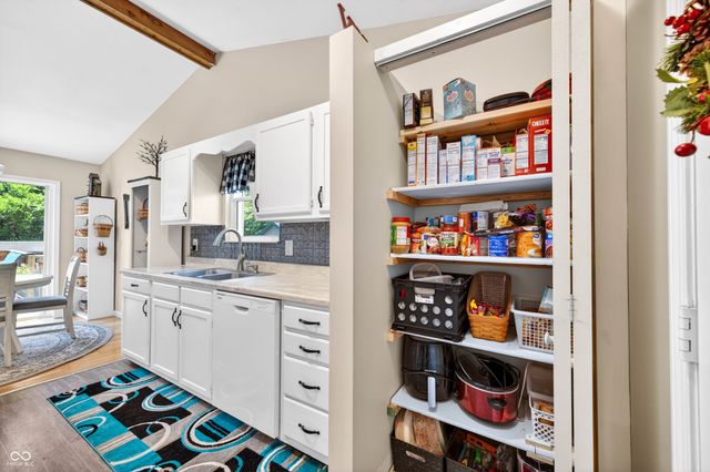 7373 S Woodruff Lane, Nineveh, IN 46164