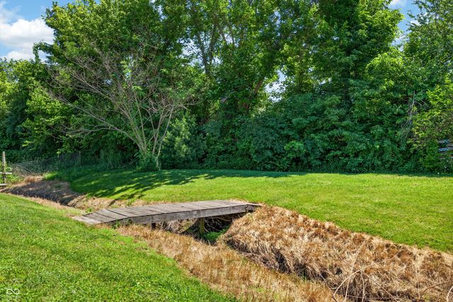 7373 S Woodruff Lane, Nineveh, IN 46164