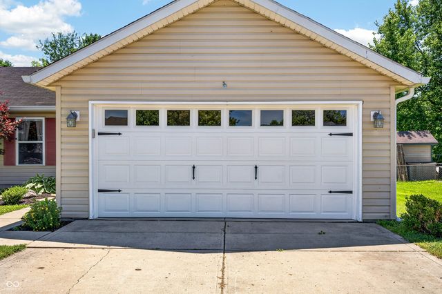 7373 S Woodruff Lane, Nineveh, IN 46164