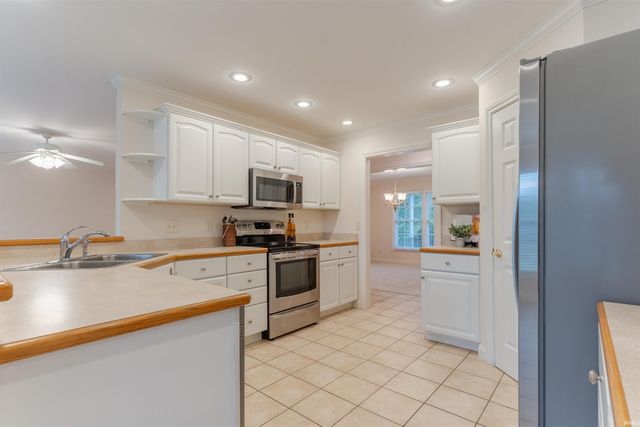 7561 Saint Jordan Circle, Newburgh, IN 47630