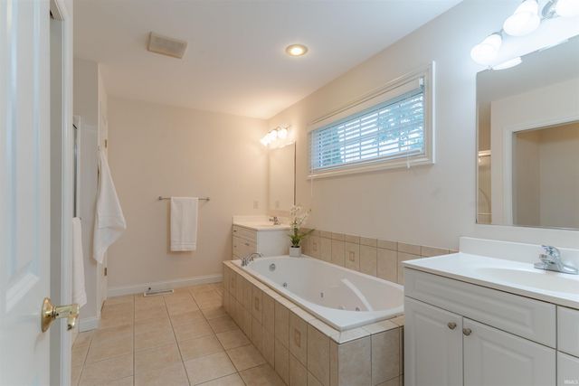 7561 Saint Jordan Circle, Newburgh, IN 47630