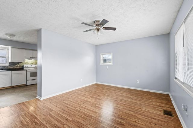 639 Windsor Way, Paris, KY 40361