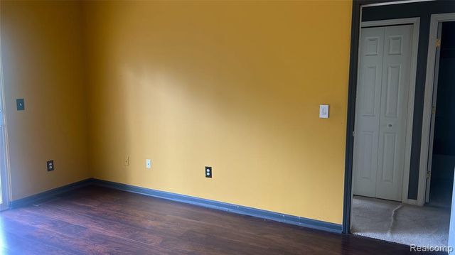 14303 Vauxhall Drive 120, Sterling Heights, MI 48313