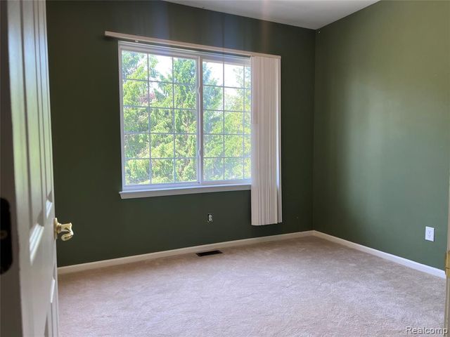 14303 Vauxhall Drive 120, Sterling Heights, MI 48313
