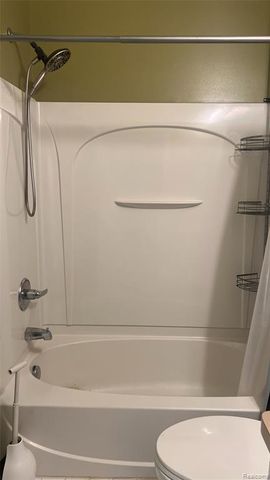 14303 Vauxhall Drive 120, Sterling Heights, MI 48313